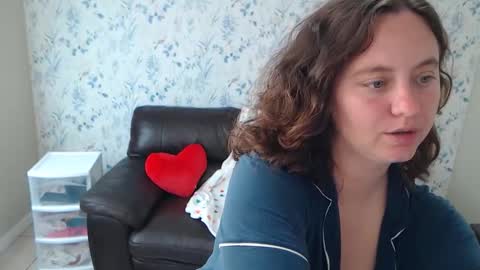 Snapshot of meeka_peeka chatting on 02/24/26, 01:09 Meeka Peeka online show from 02/24/26, 01:09