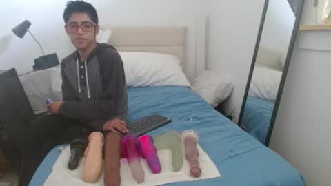 Snapshot of meekthetwink181 chatting on 10/17/25, 06:10 MeekTheTwink18 online show from 10/17/25, 06:10