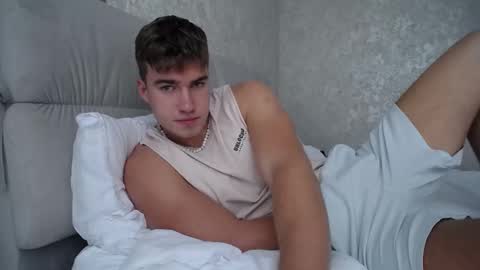 Max online show from 10/13/25, 08:36