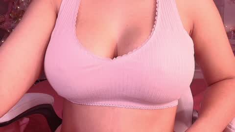 Snapshot of megan_akbar chatting on 12/08/24, 12:08 megan akbar online show from 12/08/24, 12:08