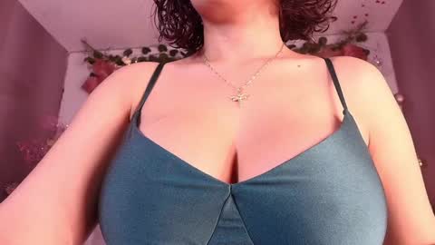 Snapshot of megan_akbar chatting on 12/24/24, 12:00 megan akbar online show from 12/24/24, 12:00