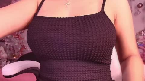 Snapshot of megan_akbar chatting on 12/26/24, 12:05 megan akbar online show from 12/26/24, 12:05