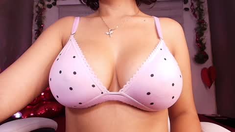 Snapshot of megan_akbar chatting on 02/05/25, 12:27 megan akbar online show from 02/05/25, 12:27