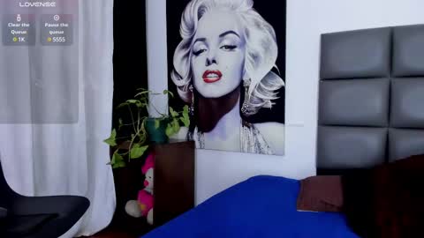 Snapshot of megan_al chatting on 01/25/25, 01:41 emily online show from 01/25/25, 01:41