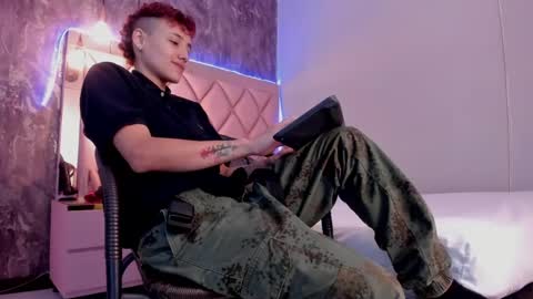 M E G A N online show from 01/28/25, 07:53