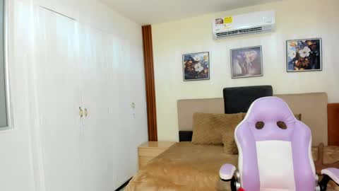 Megan online show from 04/01/26, 10:16