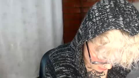 Snapshot of megan_coop3r_ chatting on 07/19/26, 06:39 Megan and sophi online show from 07/19/26, 06:39