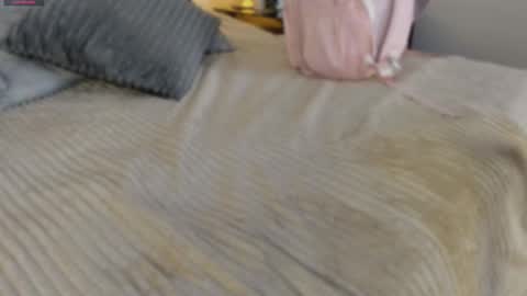 Snapshot of megan_dh chatting on 10/28/25, 11:58 Megan online show from 10/28/25, 11:58