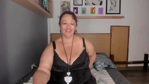 megan_dreams1 online show from 02/16/25, 03:58