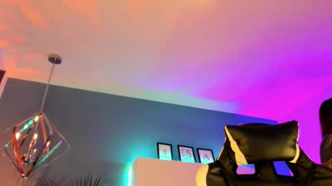    online show from 09/13/25, 02:33