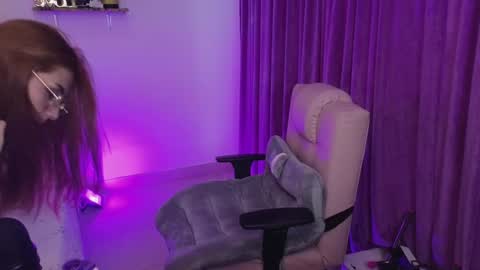                 Laura                 online show from 01/14/25, 10:55