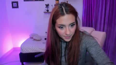                 Laura                 online show from 02/09/25, 02:49