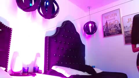 Snapshot of megan_saint chatting on 09/13/25, 03:17 megan_saint online show from 09/13/25, 03:17