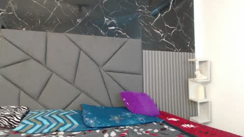 Snapshot of megan_stathan chatting on 12/11/24, 01:17 Megan online show from 12/11/24, 01:17