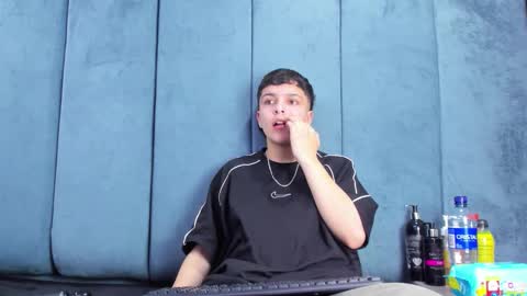 megan_thompsonn_ online show from 03/25/26, 02:17