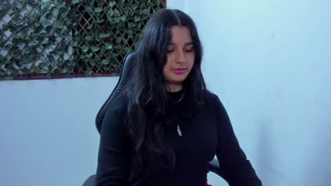 Snapshot of megan_whitte_01 chatting on 12/08/24, 06:01 megan white 01  online show from 12/08/24, 06:01