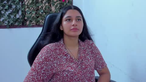 Snapshot of megan_whitte_01 chatting on 12/08/24, 07:32 megan white 01  online show from 12/08/24, 07:32