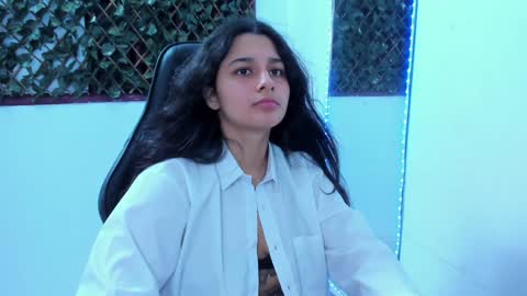 Snapshot of megan_whitte_01 chatting on 01/09/25, 03:04 megan white 01  online show from 01/09/25, 03:04