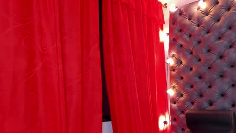 Snapshot of megan_whitte_01 chatting on 01/10/25, 02:46 megan white 01  online show from 01/10/25, 02:46