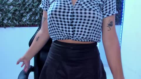 Snapshot of megan_whitte_01 chatting on 01/11/25, 06:03 megan white 01  online show from 01/11/25, 06:03