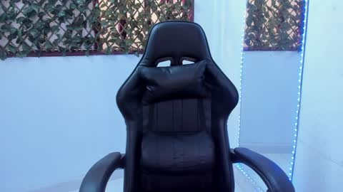 Snapshot of megan_whitte_01 chatting on 01/15/25, 02:13 megan white 01  online show from 01/15/25, 02:13