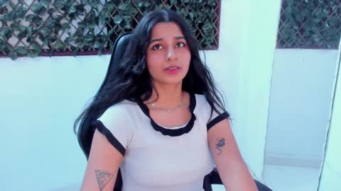 Snapshot of megan_whitte_01 chatting on 01/18/25, 06:03 megan white 01  online show from 01/18/25, 06:03