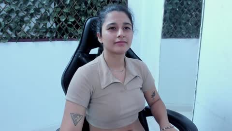 Snapshot of megan_whitte_01 chatting on 01/20/25, 01:50 megan white 01  online show from 01/20/25, 01:50