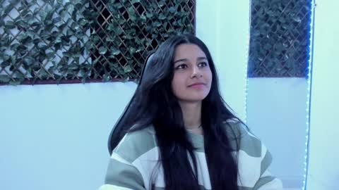 Snapshot of megan_whitte_01 chatting on 01/21/25, 03:48 megan white 01  online show from 01/21/25, 03:48