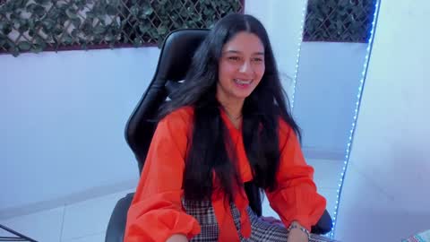 Snapshot of megan_whitte_01 chatting on 01/28/25, 05:32 megan white 01  online show from 01/28/25, 05:32