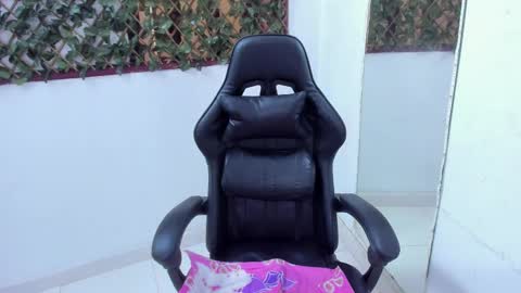 Snapshot of megan_whitte_01 chatting on 02/15/25, 09:26 megan white 01  online show from 02/15/25, 09:26