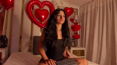 Snapshot of megan_whitte_01 chatting on 02/19/25, 04:12 megan white 01  online show from 02/19/25, 04:12