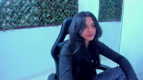 Snapshot of megan_whitte_01 chatting on 02/25/25, 05:30 megan white 01  online show from 02/25/25, 05:30