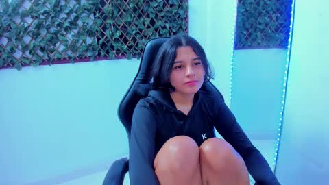 Snapshot of megan_whitte_01 chatting on 02/25/25, 08:36 megan white 01  online show from 02/25/25, 08:36