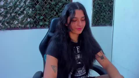 Snapshot of megan_whitte_01 chatting on 03/03/25, 02:36 megan white 01  online show from 03/03/25, 02:36