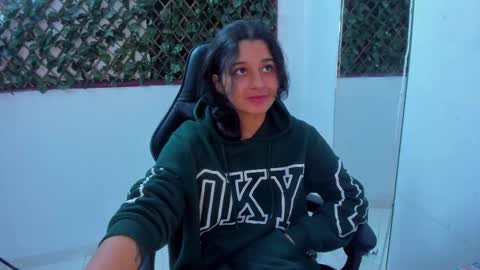 Snapshot of megan_whitte_01 chatting on 03/03/25, 05:42 megan white 01  online show from 03/03/25, 05:42