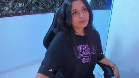 Snapshot of megan_whitte_01 chatting on 03/05/25, 11:17 megan white 01  online show from 03/05/25, 11:17