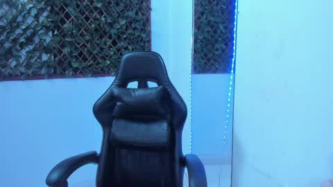 Snapshot of megan_whitte_01 chatting on 03/09/25, 03:32 megan white 01  online show from 03/09/25, 03:32