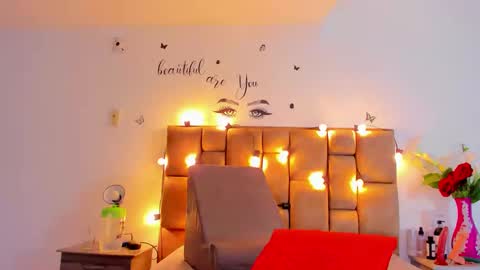 Snapshot of megan_whitte_01 chatting on 09/12/25, 01:38 megan white 01  online show from 09/12/25, 01:38