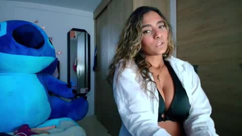 M E G A N   online show from 11/27/25, 04:47