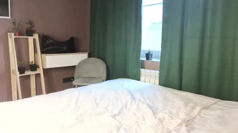 Michelle online show from 10/25/25, 05:15