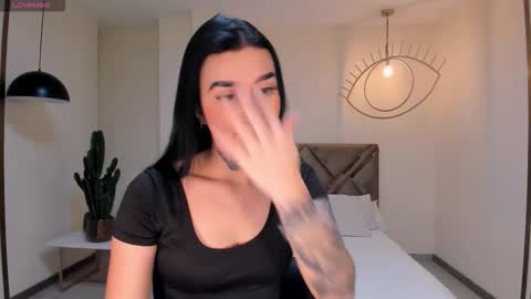 Megan Cross online show from 11/09/25, 11:25