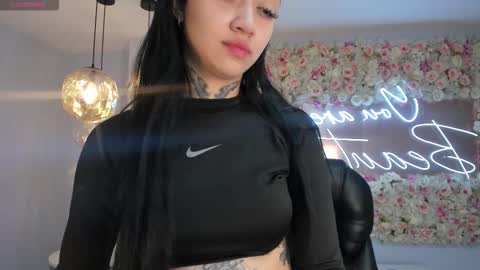 Megan Cross online show from 11/17/25, 12:16