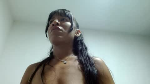 Snapshot of meganharry chatting on 06/19/26, 02:27 meganharry online show from 06/19/26, 02:27