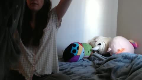 Snapshot of meganholly00 chatting on 10/17/25, 05:04 Megan online show from 10/17/25, 05:04