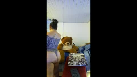 Snapshot of meganhotcurvy chatting on 02/24/26, 03:21 meganhotcurvy online show from 02/24/26, 03:21