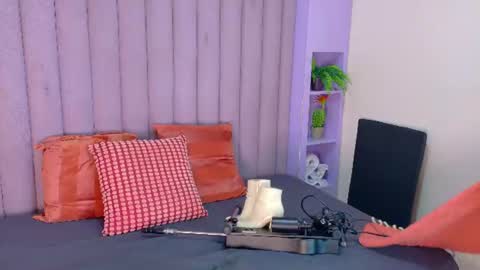 Snapshot of meganlovee__ chatting on 06/15/26, 01:30 MEGAN online show from 06/15/26, 01:30