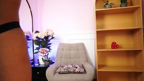 Megan Lowell online show from 01/05/26, 07:39