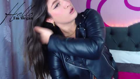 Snapshot of megann_abby chatting on 12/31/24, 06:37 Im Megan Please do not demand a show without first tiping Thank you online show from 12/31/24, 06:37