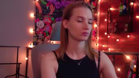 Snapshot of meganrodgers chatting on 04/22/26, 05:47 megan online show from 04/22/26, 05:47