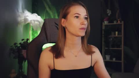 Snapshot of meganrodgers chatting on 05/12/26, 05:32 megan online show from 05/12/26, 05:32